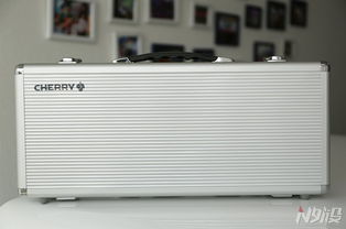 全球僅存兩把的傳奇 黃金版Cherry MX Board 6.0，外設收藏界的圣杯